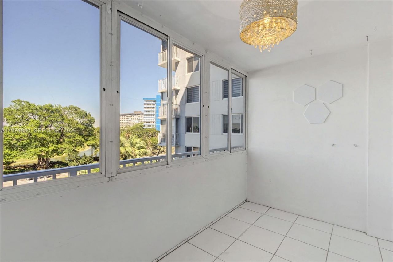 4200 Hillcrest Dr, Unit 406, Hollywood, FL 33021 Photo