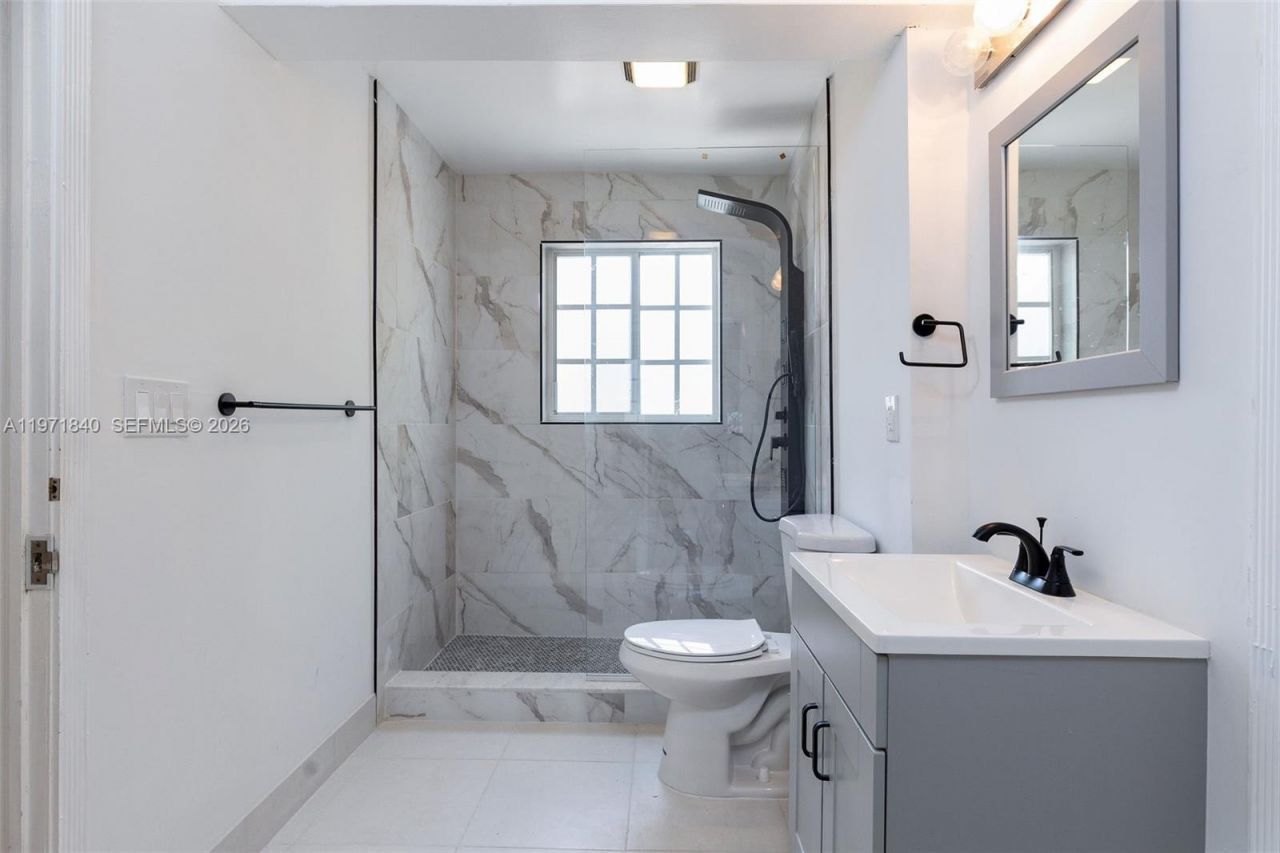 132 SW 2nd Ave, Hallandale Beach, FL 33009 Photo