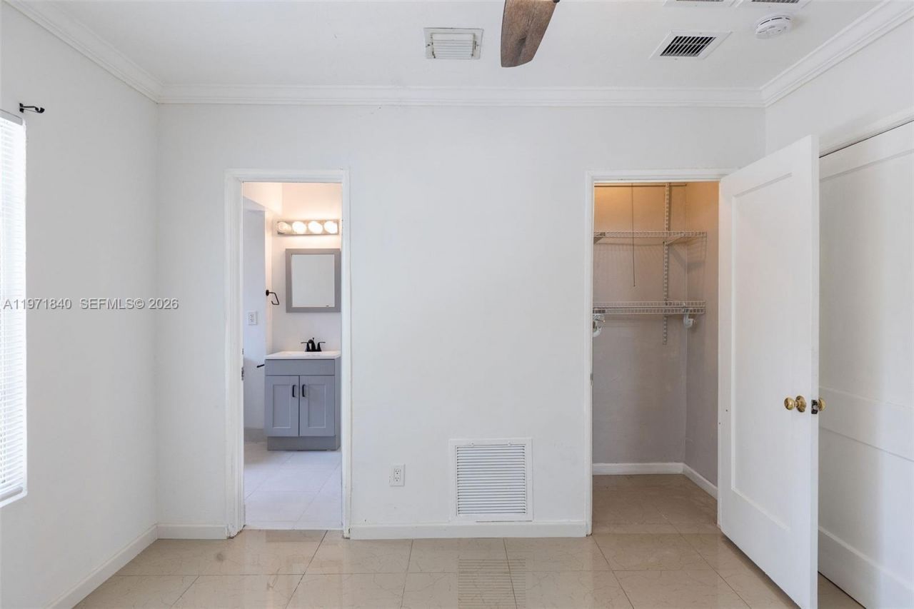 132 SW 2nd Ave, Hallandale Beach, FL 33009 Photo