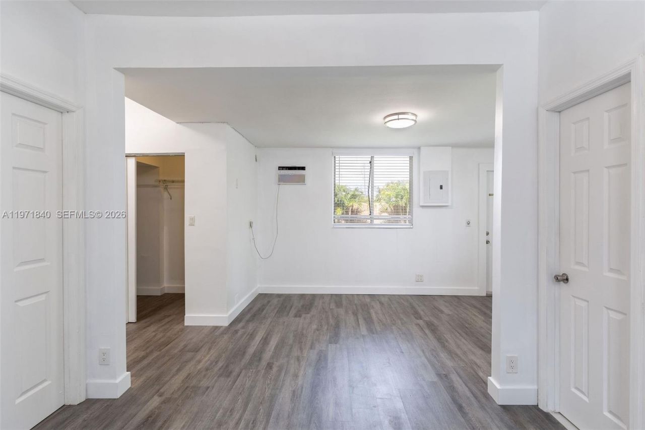 132 SW 2nd Ave, Hallandale Beach, FL 33009 Photo