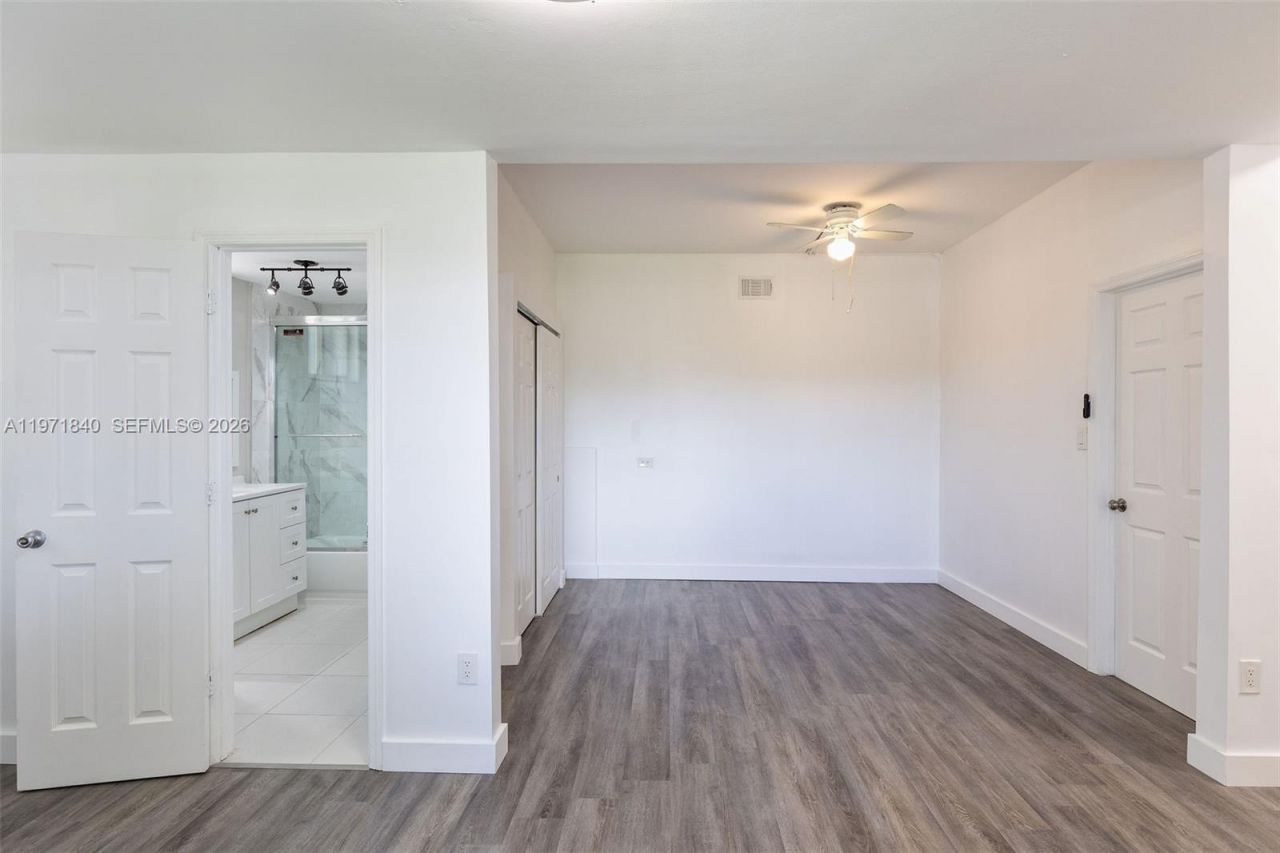 132 SW 2nd Ave, Hallandale Beach, FL 33009 Photo