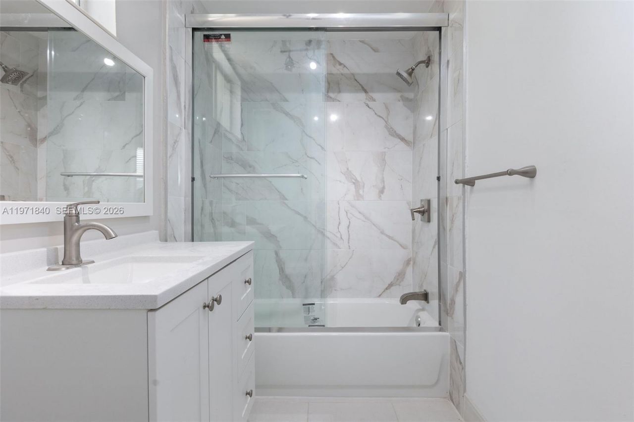 132 SW 2nd Ave, Hallandale Beach, FL 33009 Photo