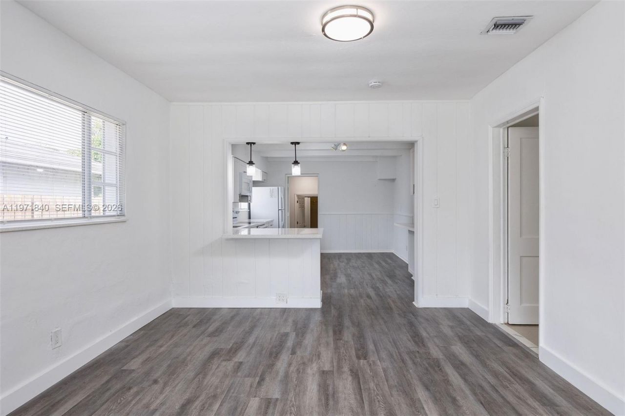 132 SW 2nd Ave, Hallandale Beach, FL 33009 Photo