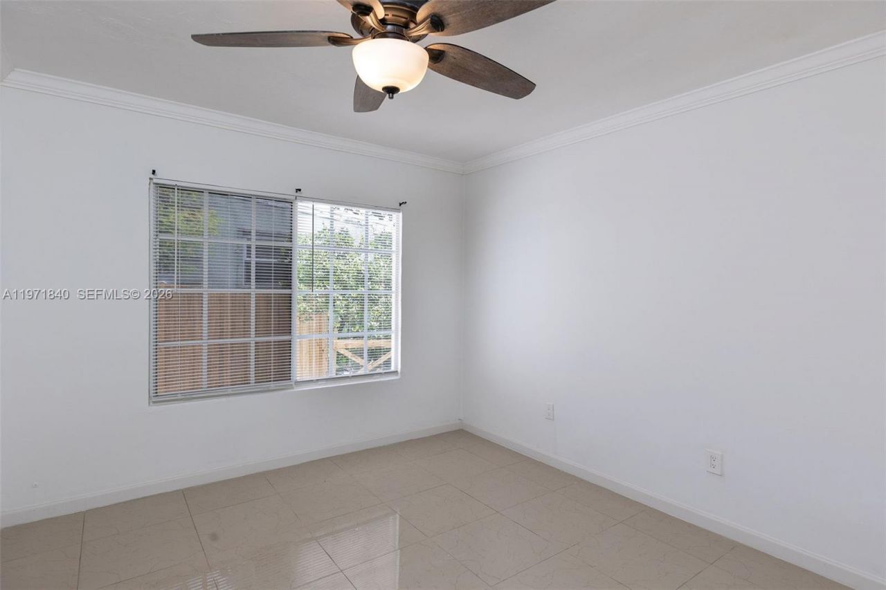 132 SW 2nd Ave, Hallandale Beach, FL 33009 Photo