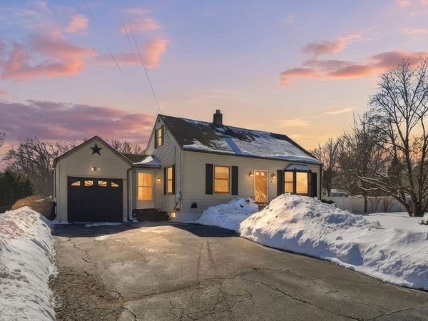 42 Anthony St, Agawam, MA 01001