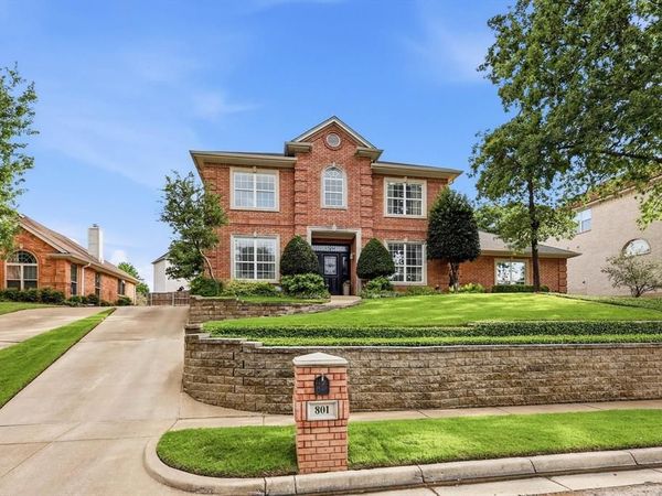 801 Bent Tree Drive, Euless, TX 76039