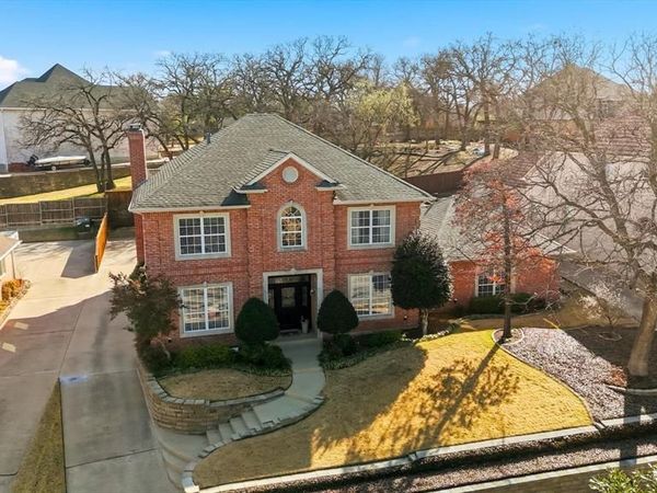 801 Bent Tree Drive, Euless, TX 76039