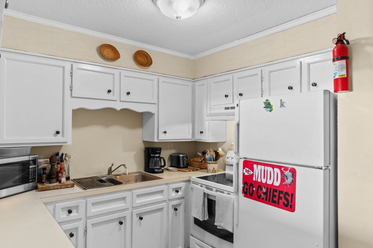 1310 N Waccamaw Dr.  Photo 6