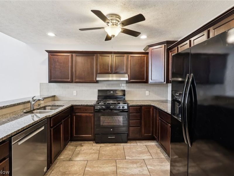 1416 Spyglass Hill Drive, Brunswick, OH 44212 Photo 22