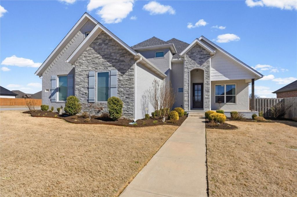 664 Malbec Road Tontitown, AR 72762