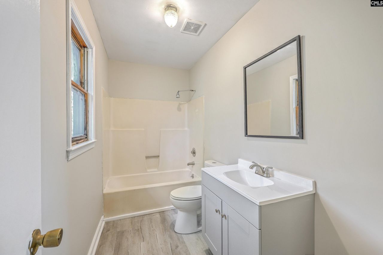 225 Reardon Street  Photo 16