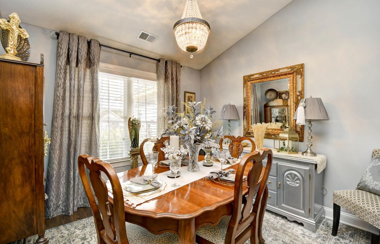 428 Oakham Dr. Photo 10