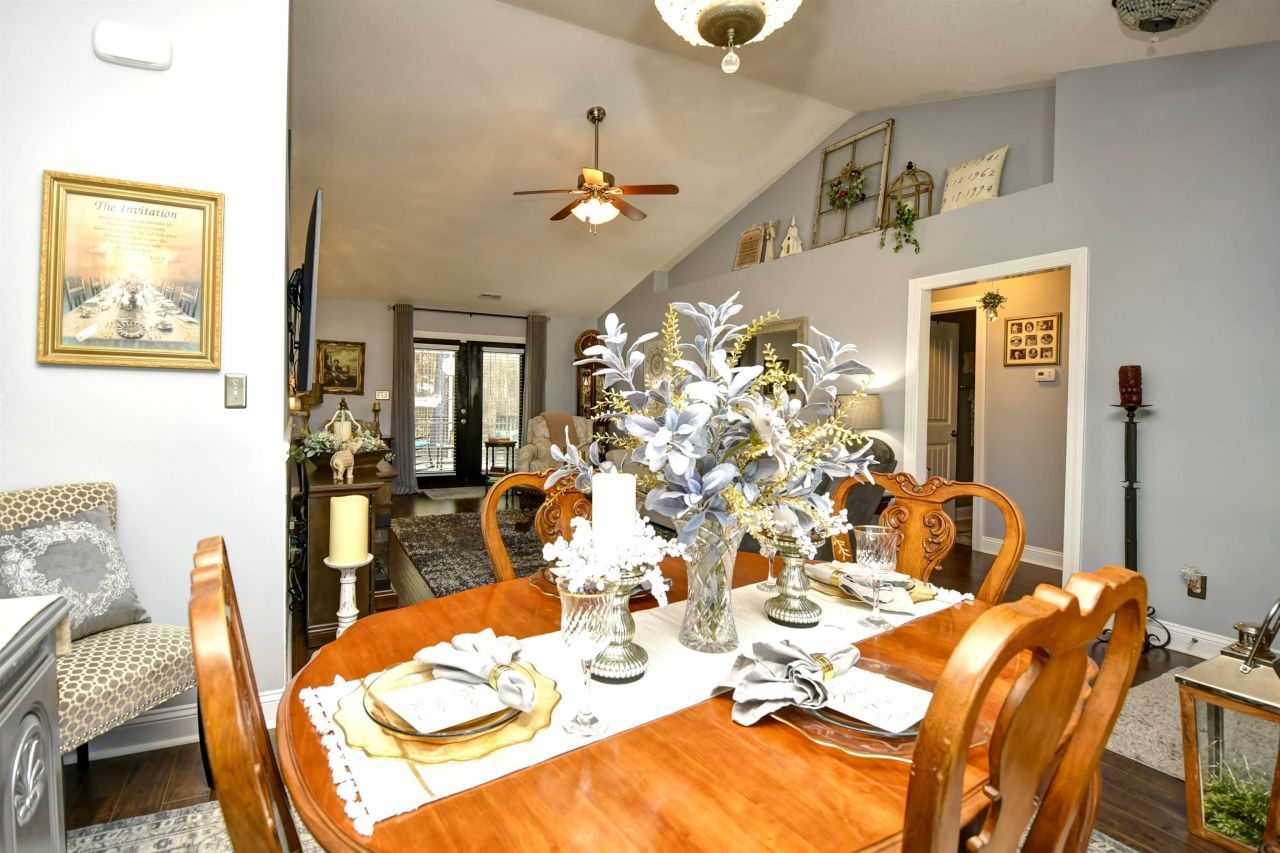 428 Oakham Dr. Photo 11