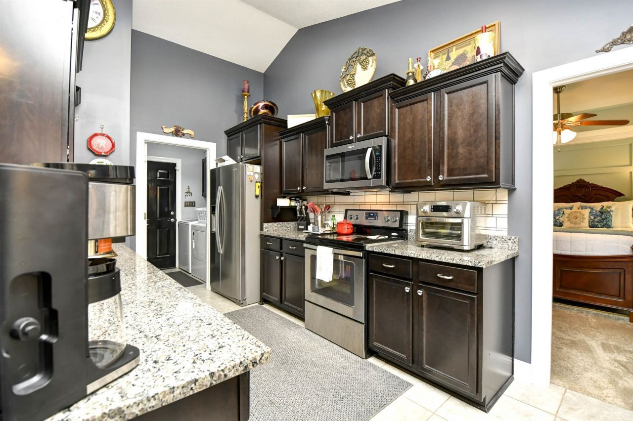 428 Oakham Dr. Photo 12