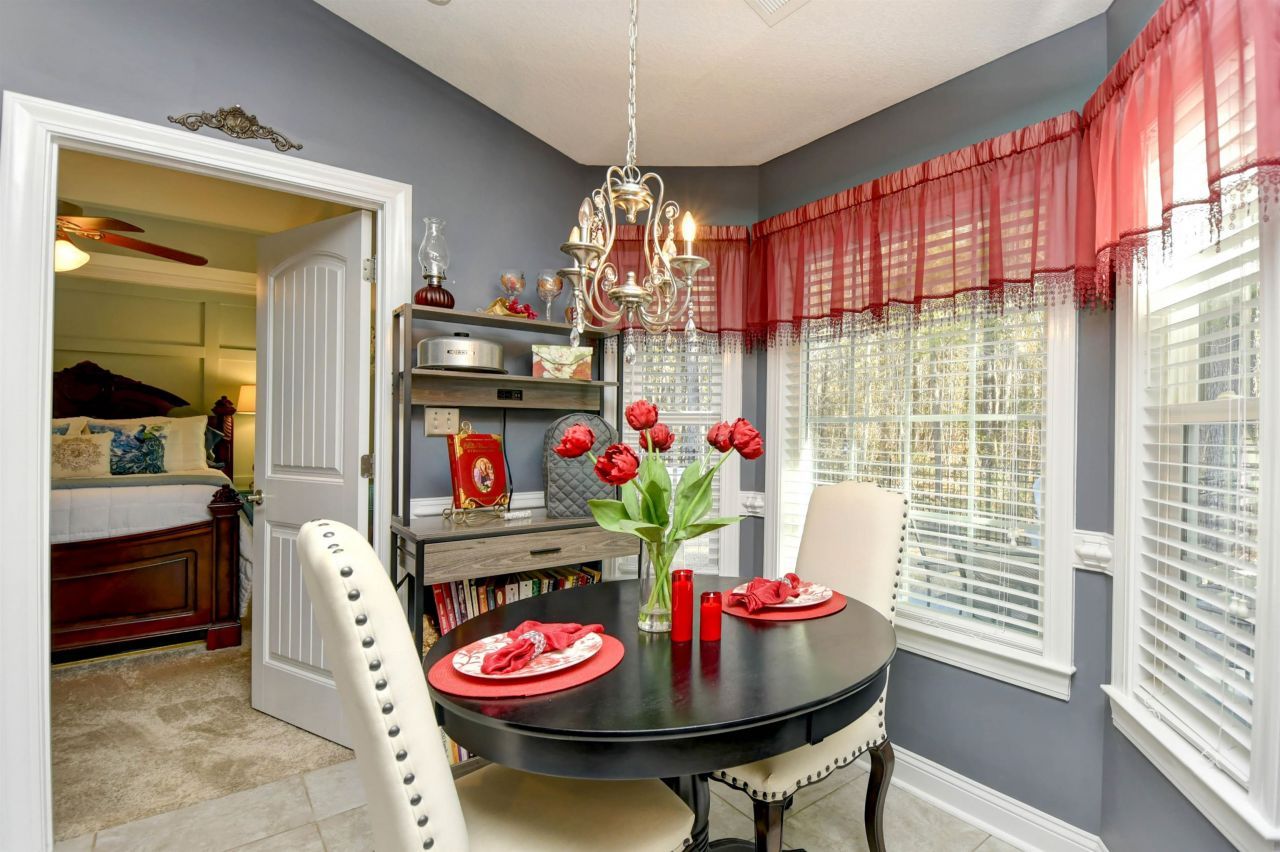 428 Oakham Dr. Photo 15