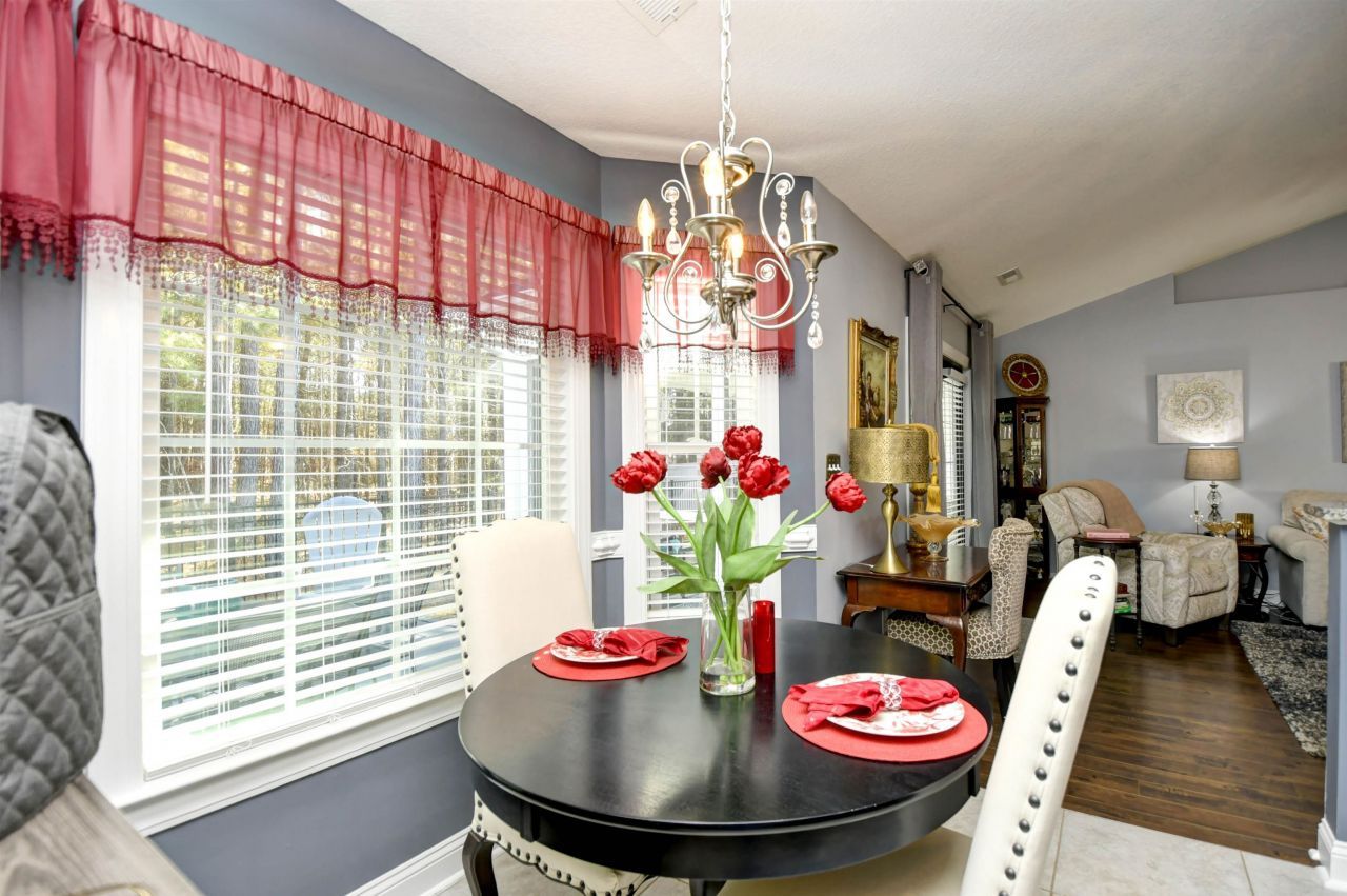 428 Oakham Dr. Photo 16