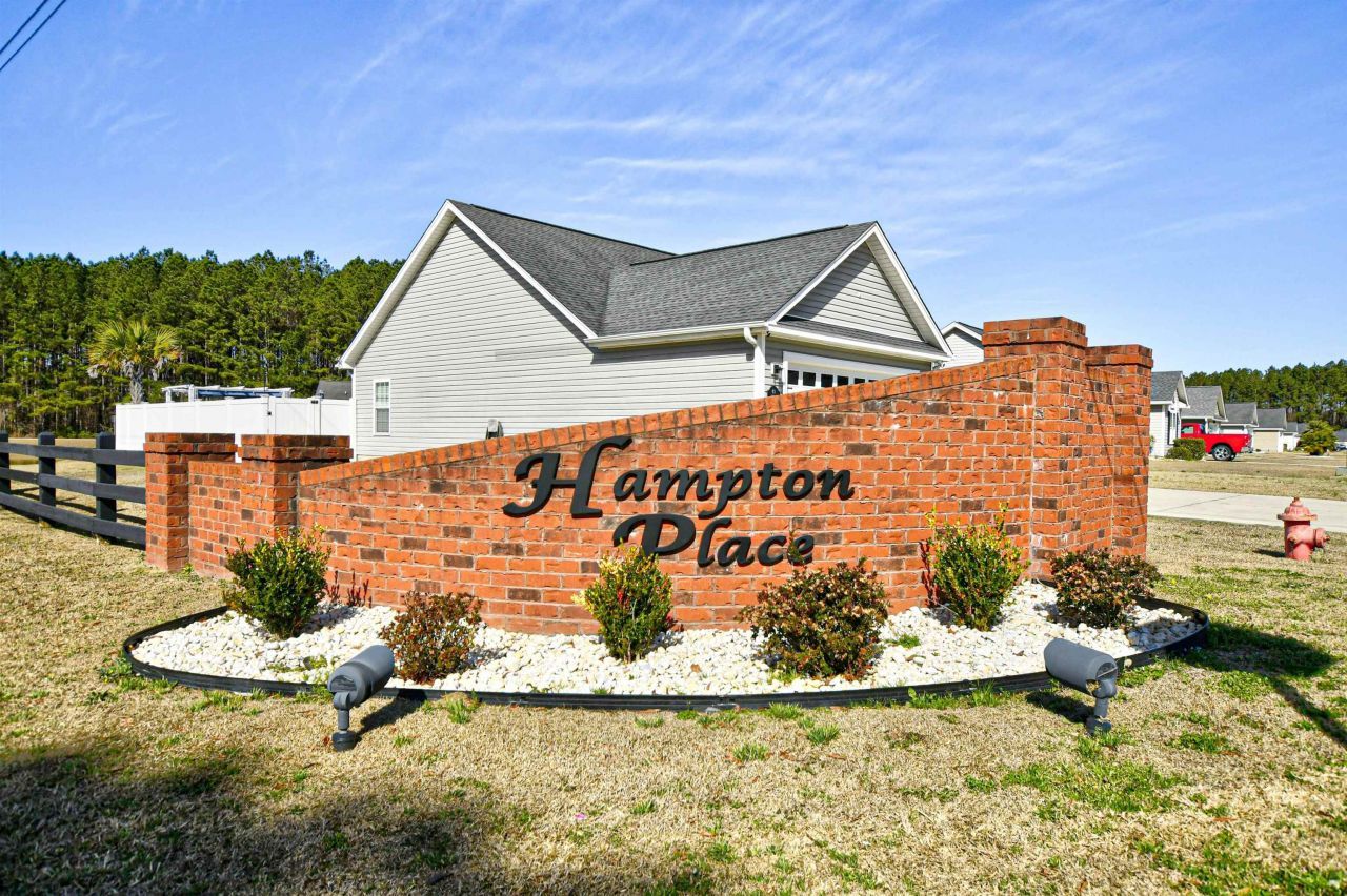 428 Oakham Dr. Photo 2