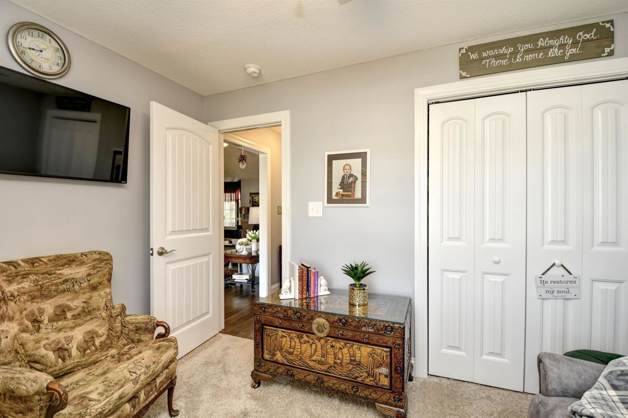 428 Oakham Dr. Photo 25