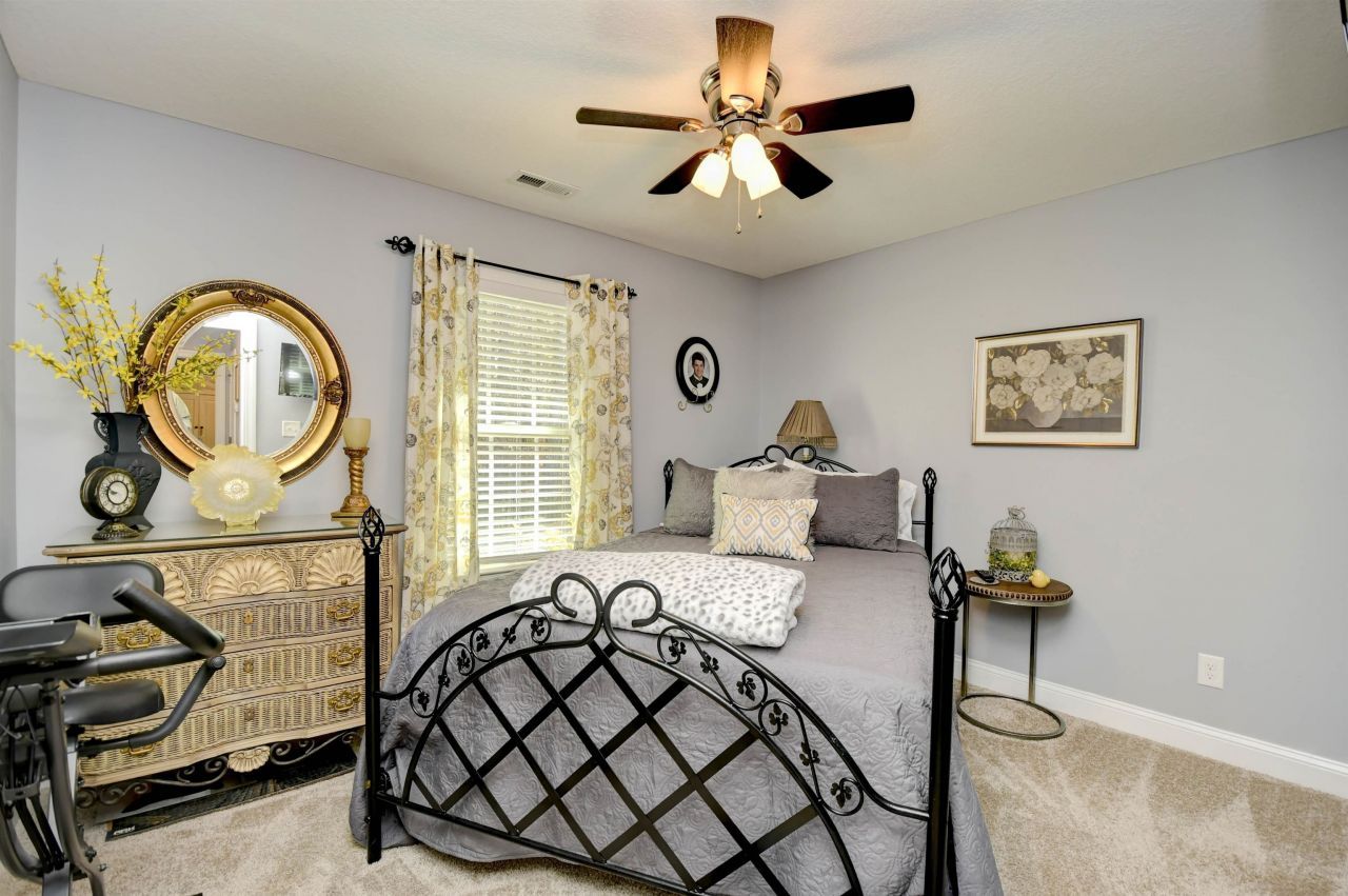 428 Oakham Dr. Photo 26