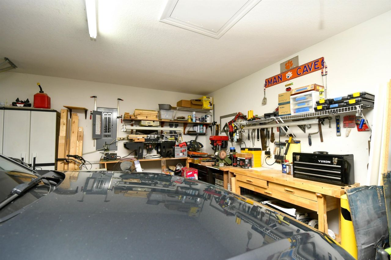 428 Oakham Dr. Photo 32