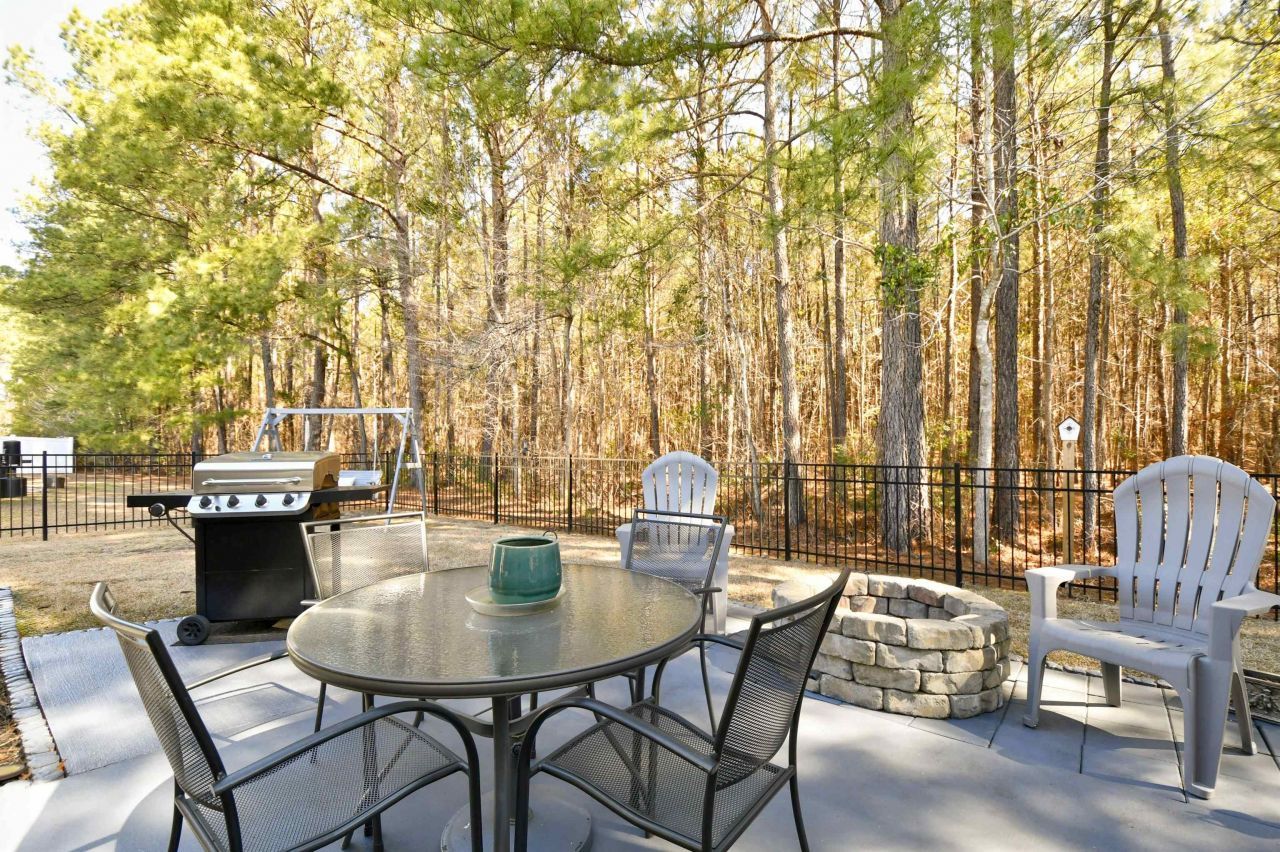 428 Oakham Dr. Photo 36