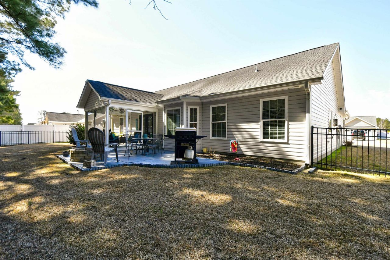 428 Oakham Dr. Photo 40