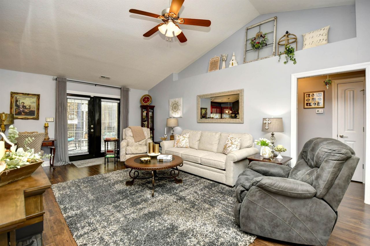 428 Oakham Dr. Photo 7