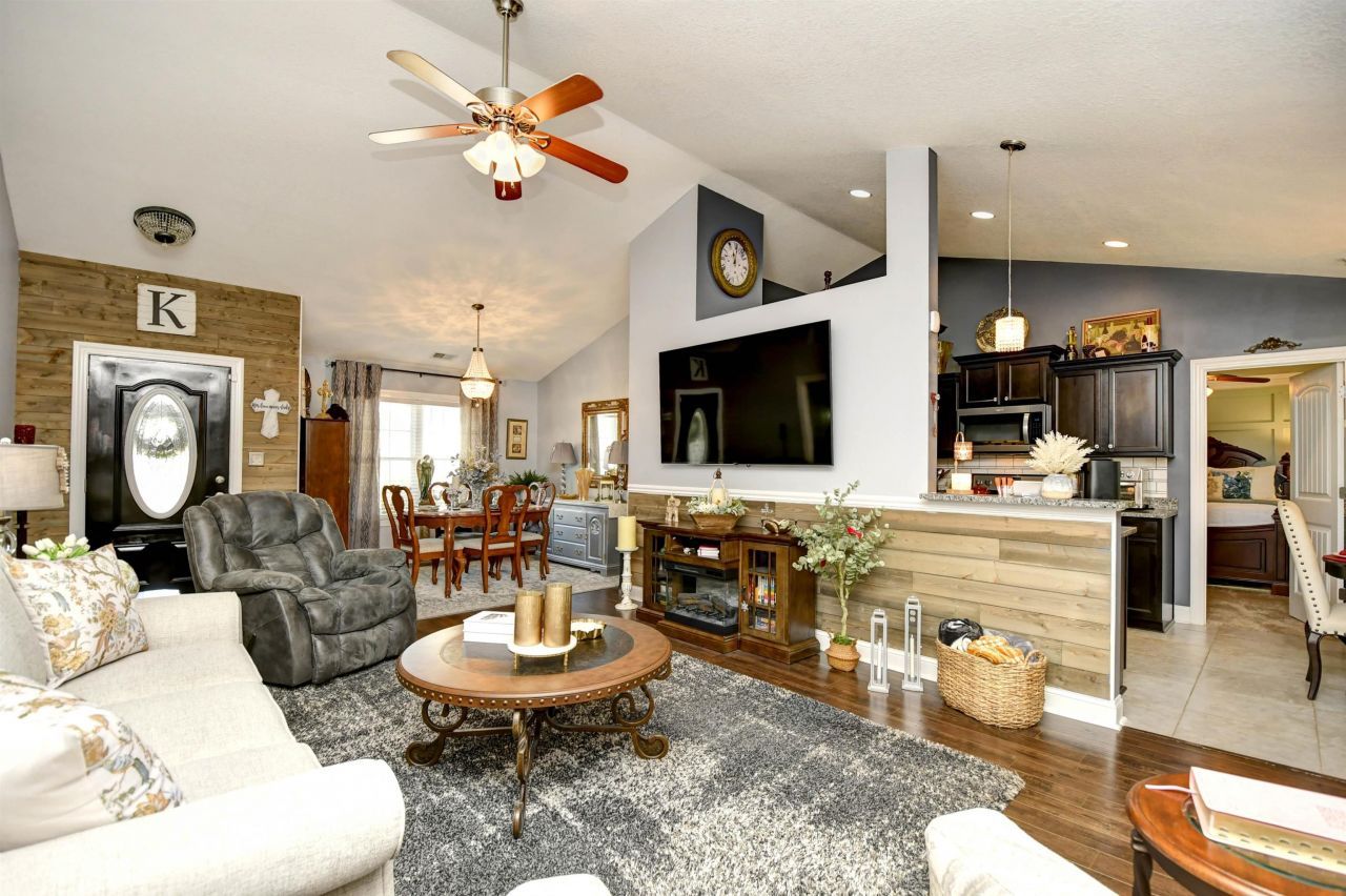 428 Oakham Dr. Photo 9