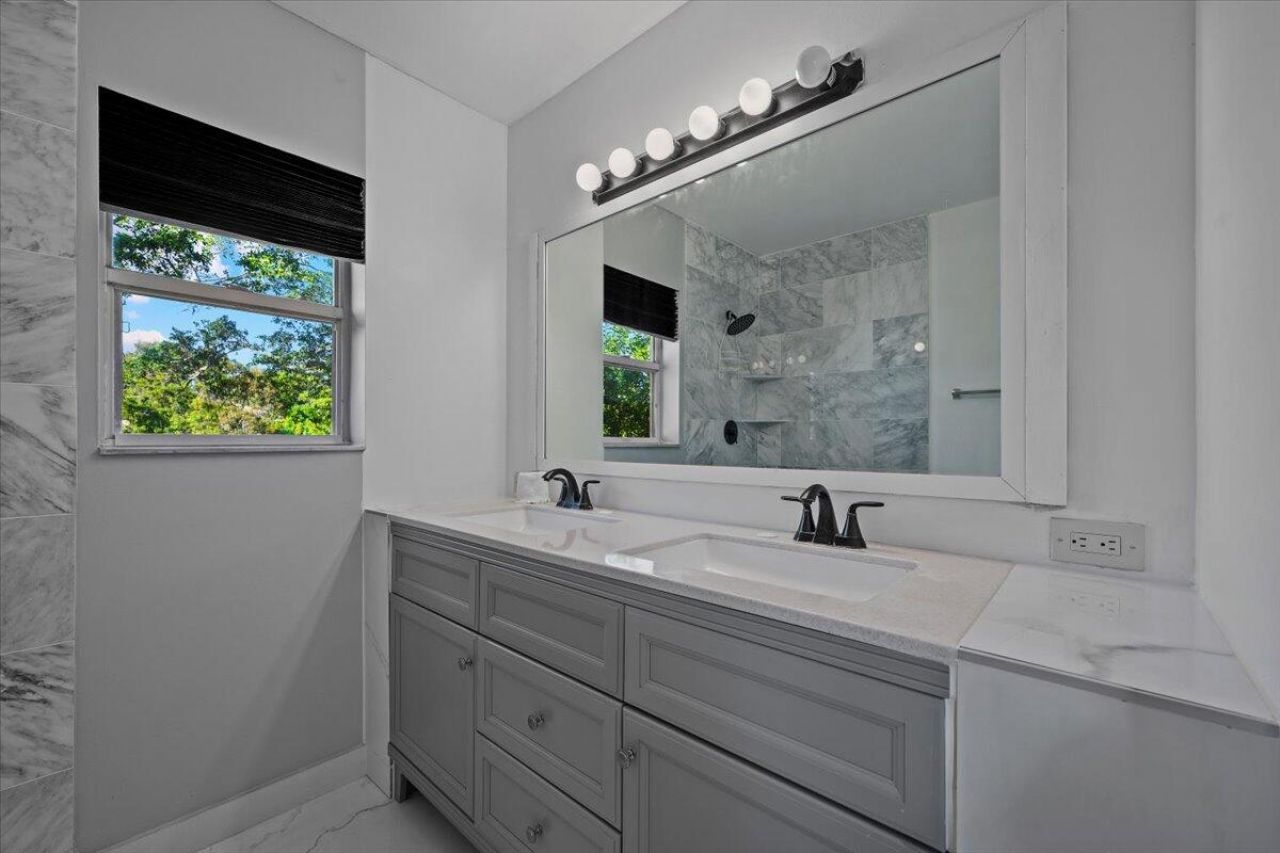 1945 Stratford Way, West Palm Beach, FL 33409 Photo