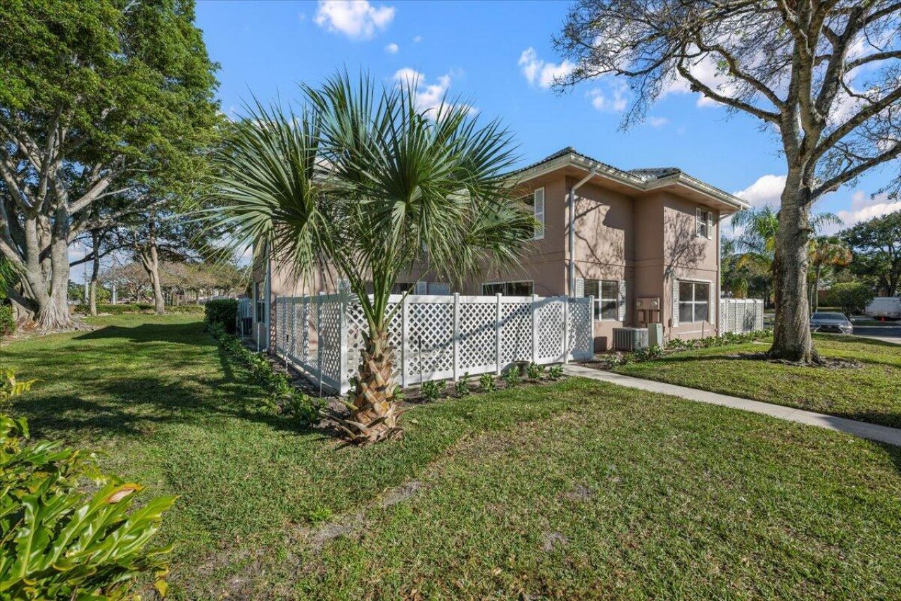 1945 Stratford Way, West Palm Beach, FL 33409 Photo