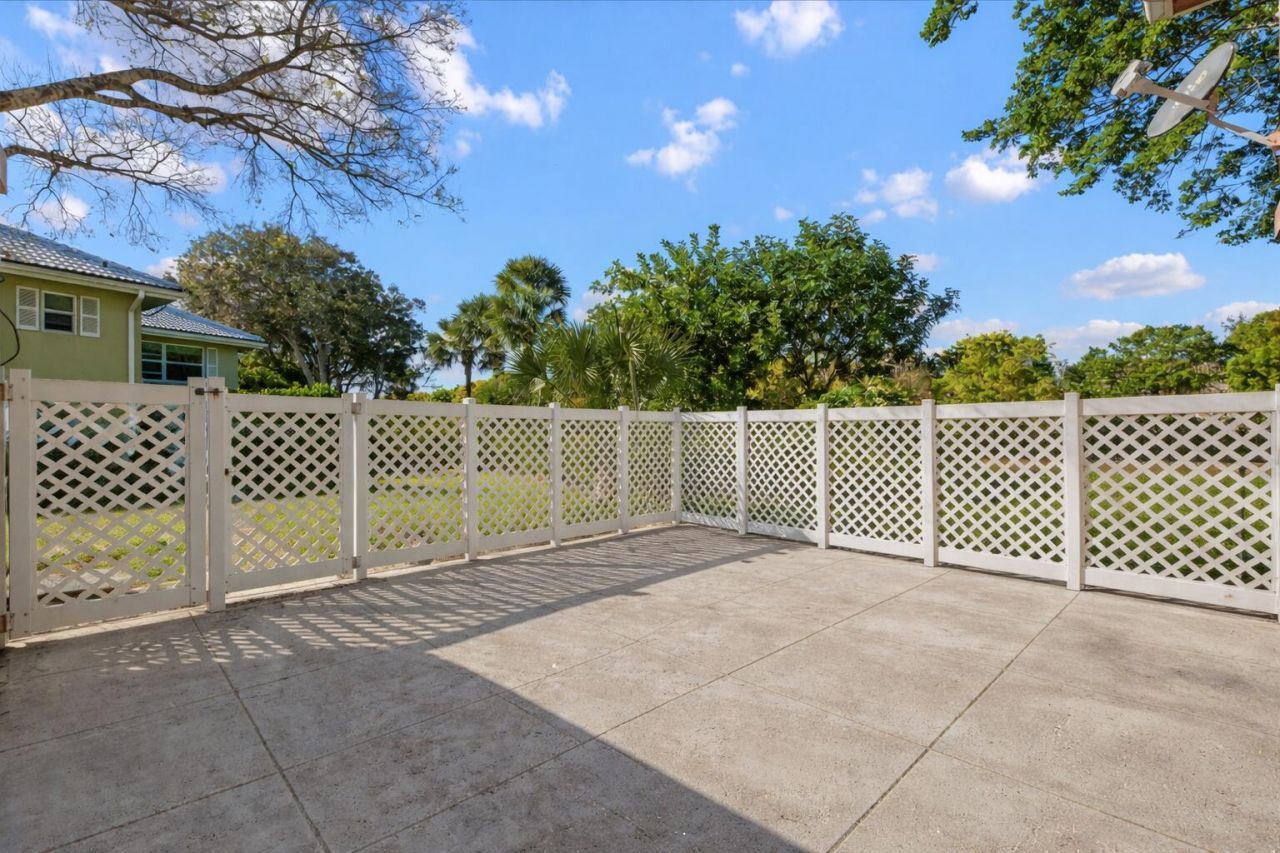 1945 Stratford Way, West Palm Beach, FL 33409 Photo