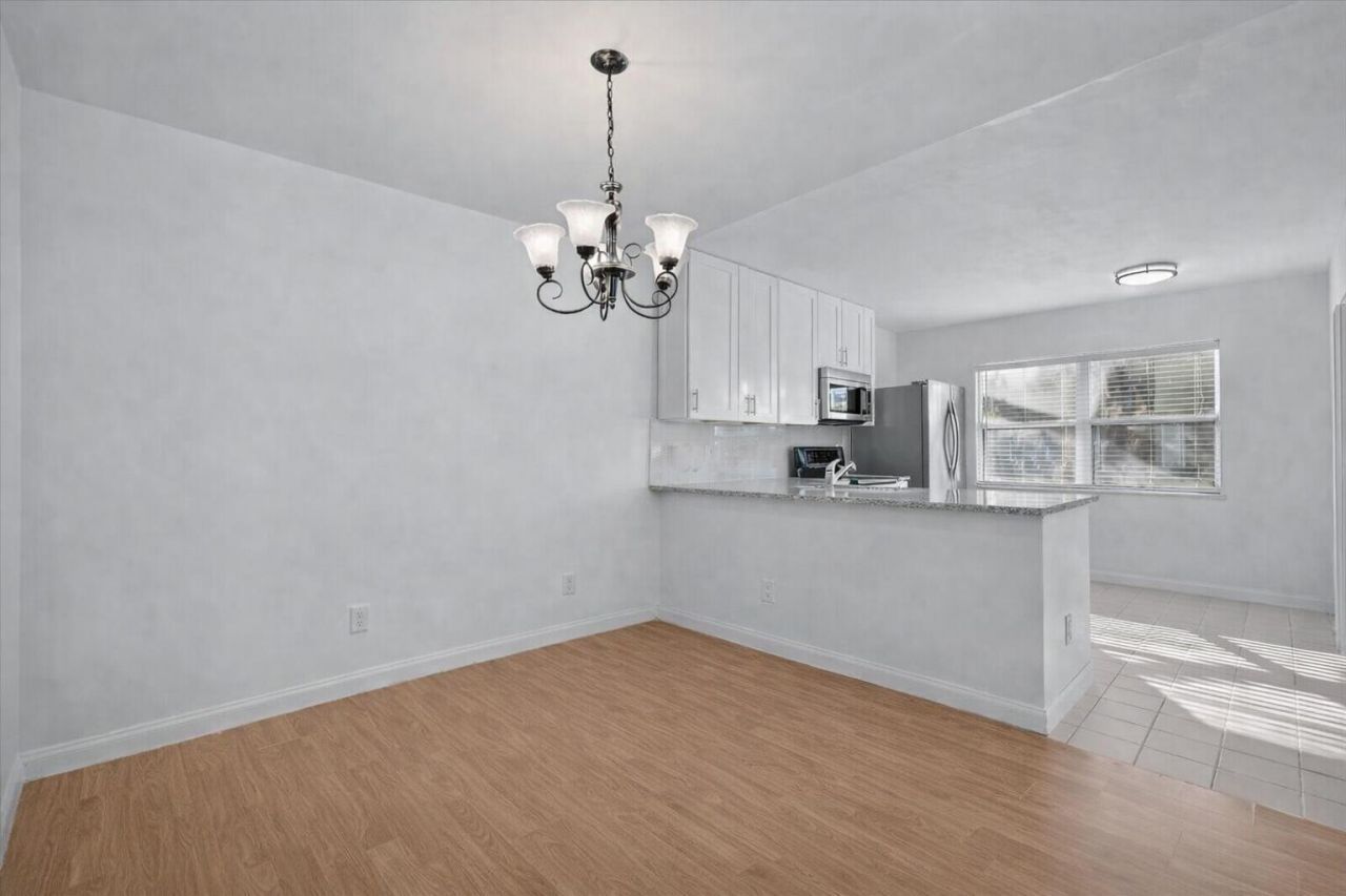 1945 Stratford Way, West Palm Beach, FL 33409 Photo