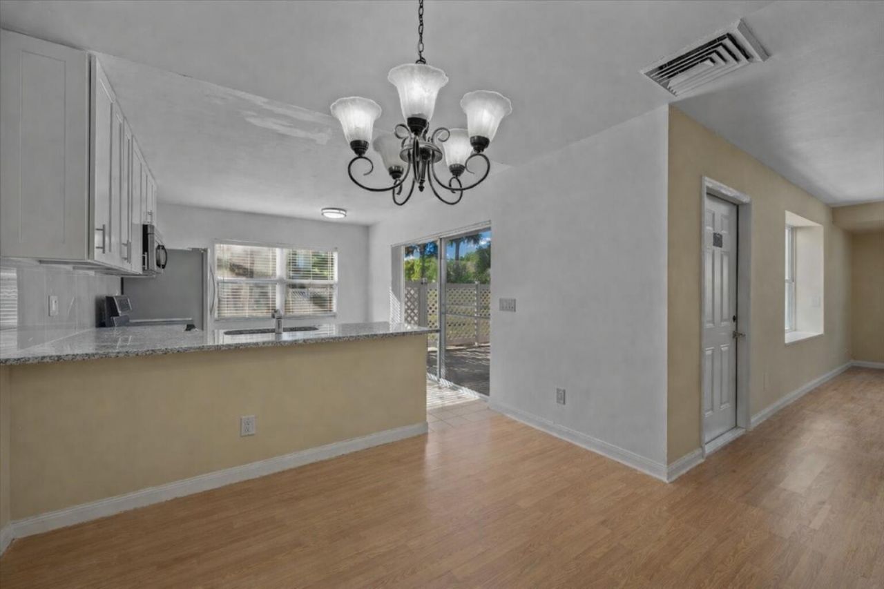 1945 Stratford Way, West Palm Beach, FL 33409 Photo