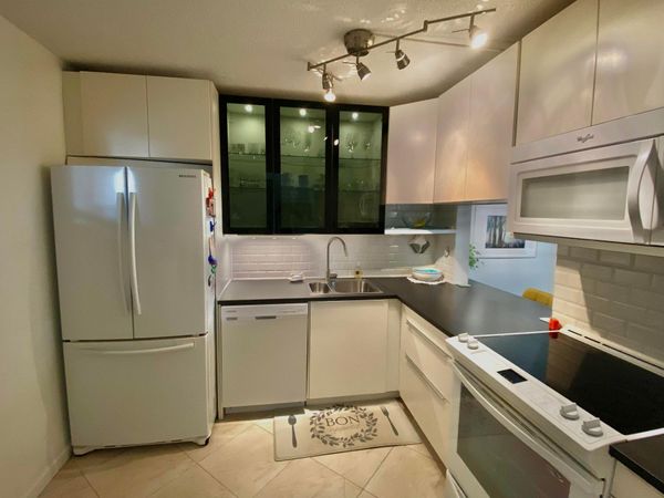 2616 N Garden Drive, Unit 204, Lake Worth, FL 33461