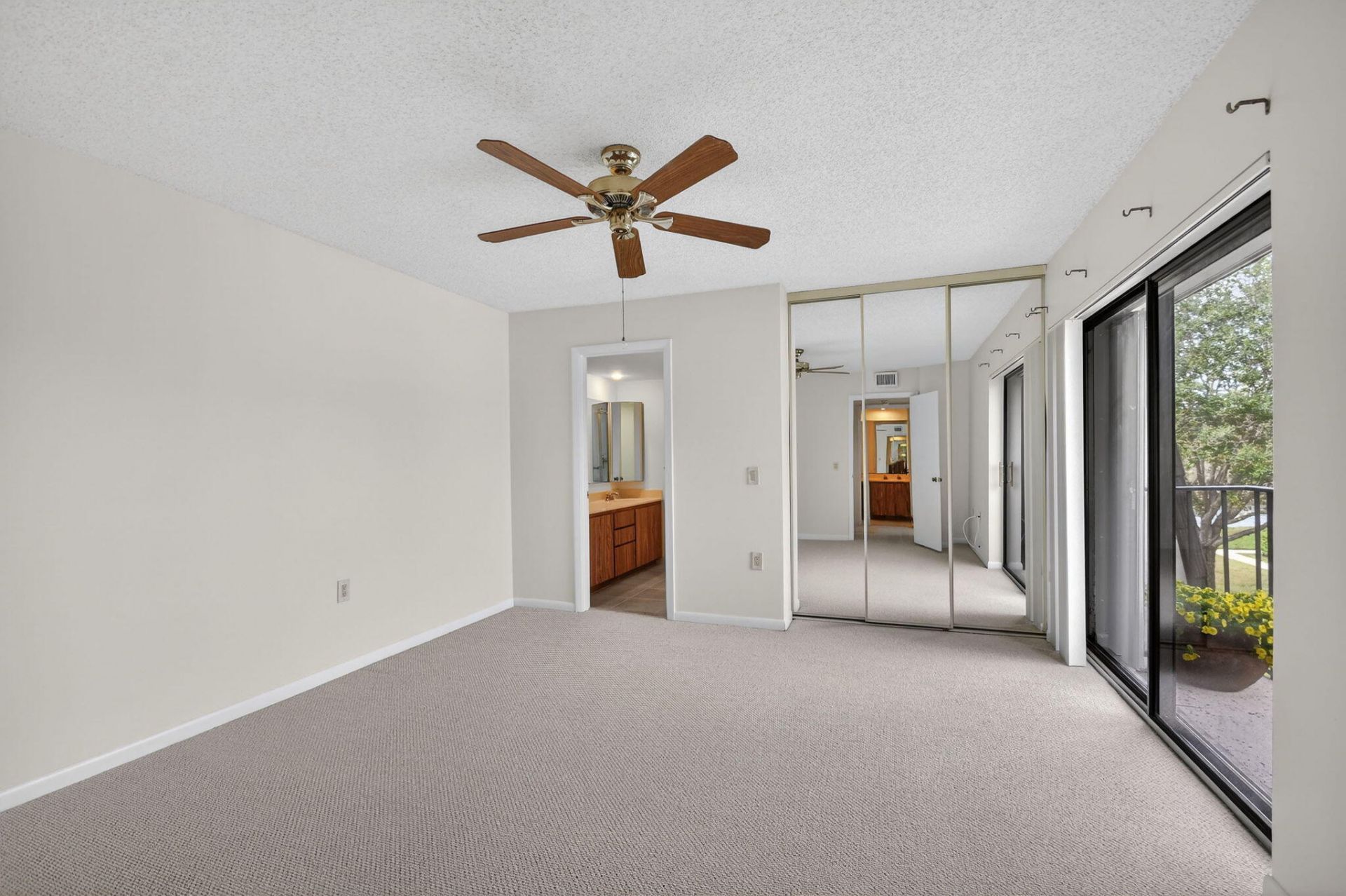 4210 42nd Way, West Palm Beach, FL 33407 Photo