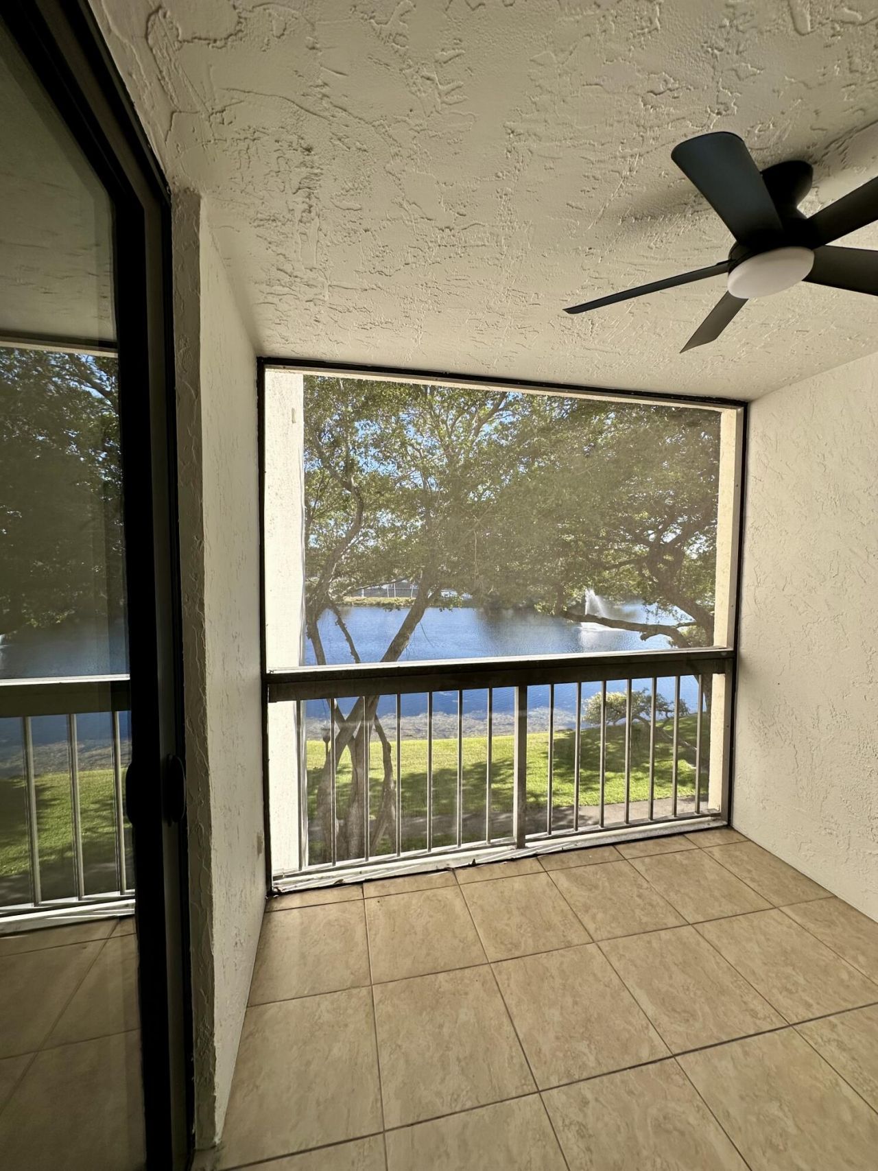 950 Lavers Circle, Unit F405, Delray Beach, FL 33444 Photo