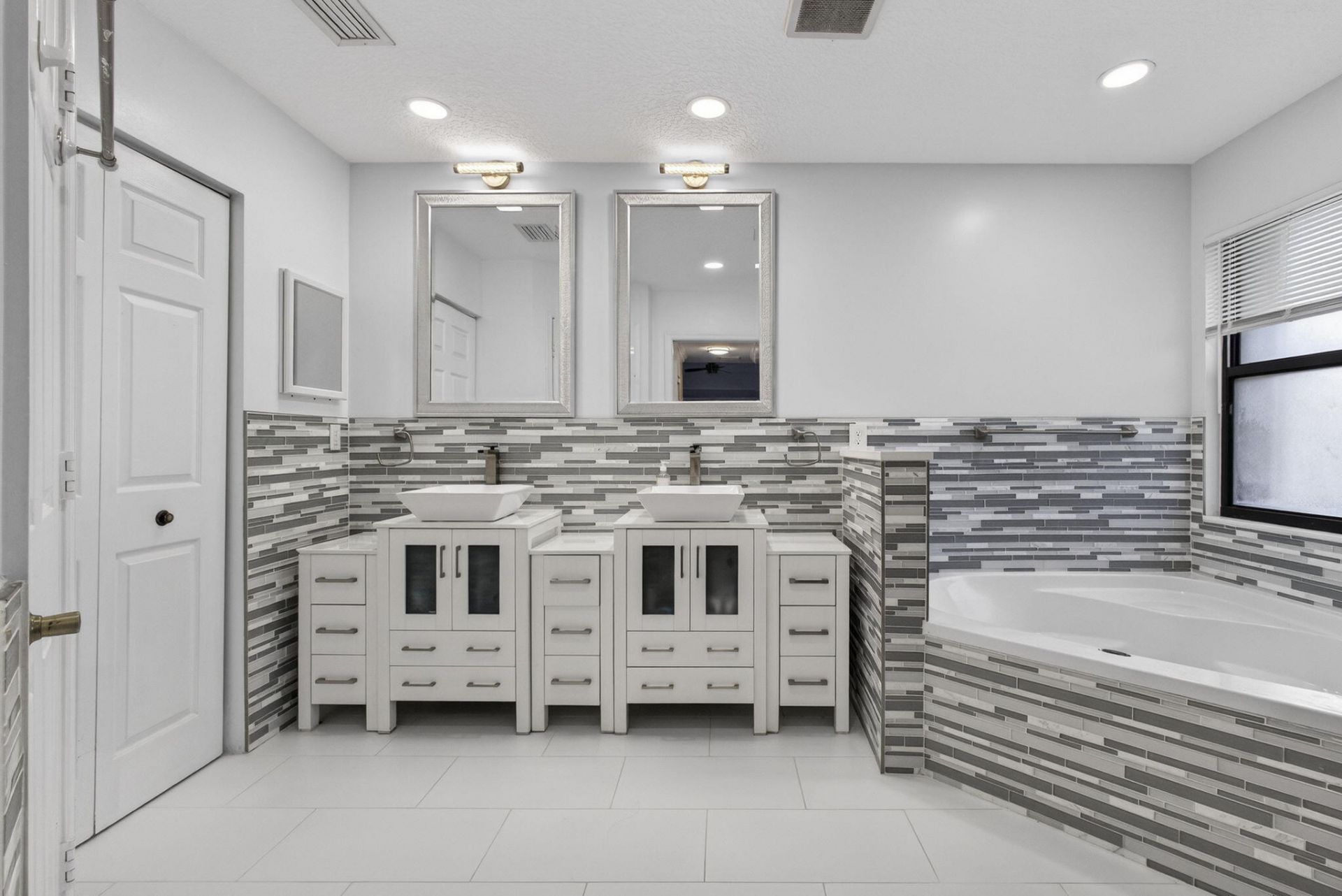 221 Cypress Trace, Royal Palm Beach, FL 33411 Photo