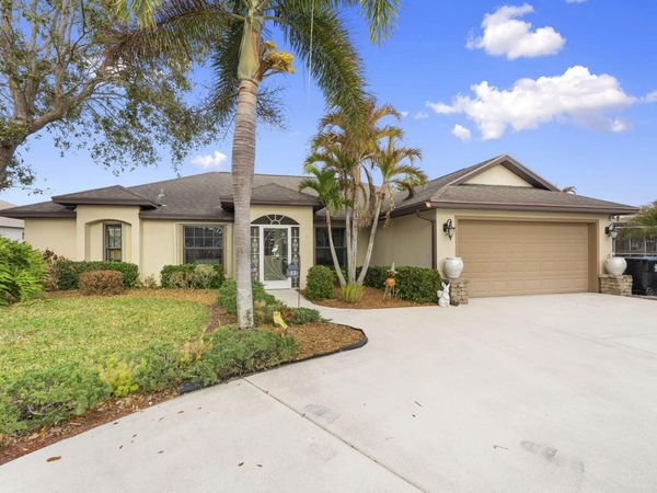 321 SW Panther Trace Trace SW, Port Saint Lucie, FL 34953