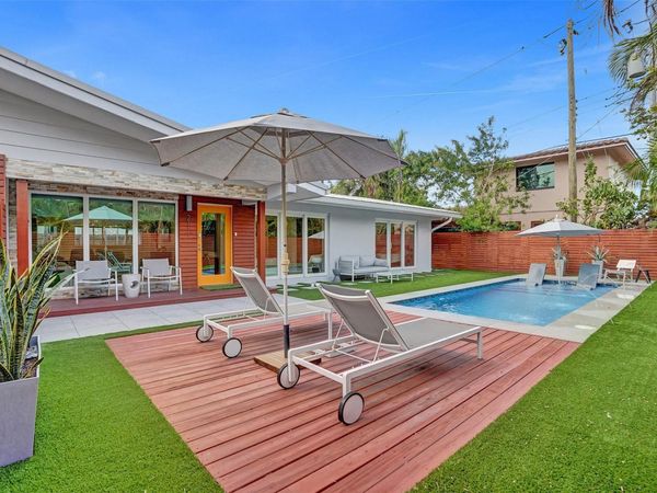 2111 N Ocean Boulevard, Pompano Beach, FL 33062