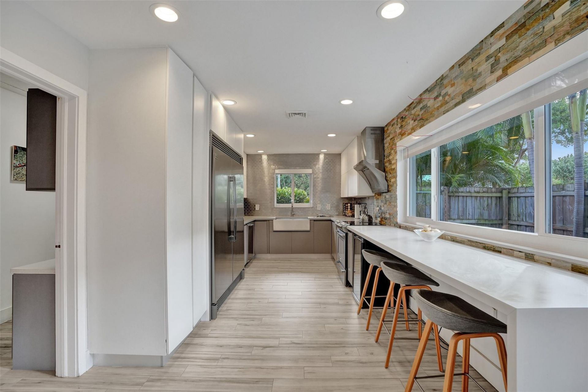 2111 N Ocean Boulevard, Pompano Beach, FL 33062 Photo