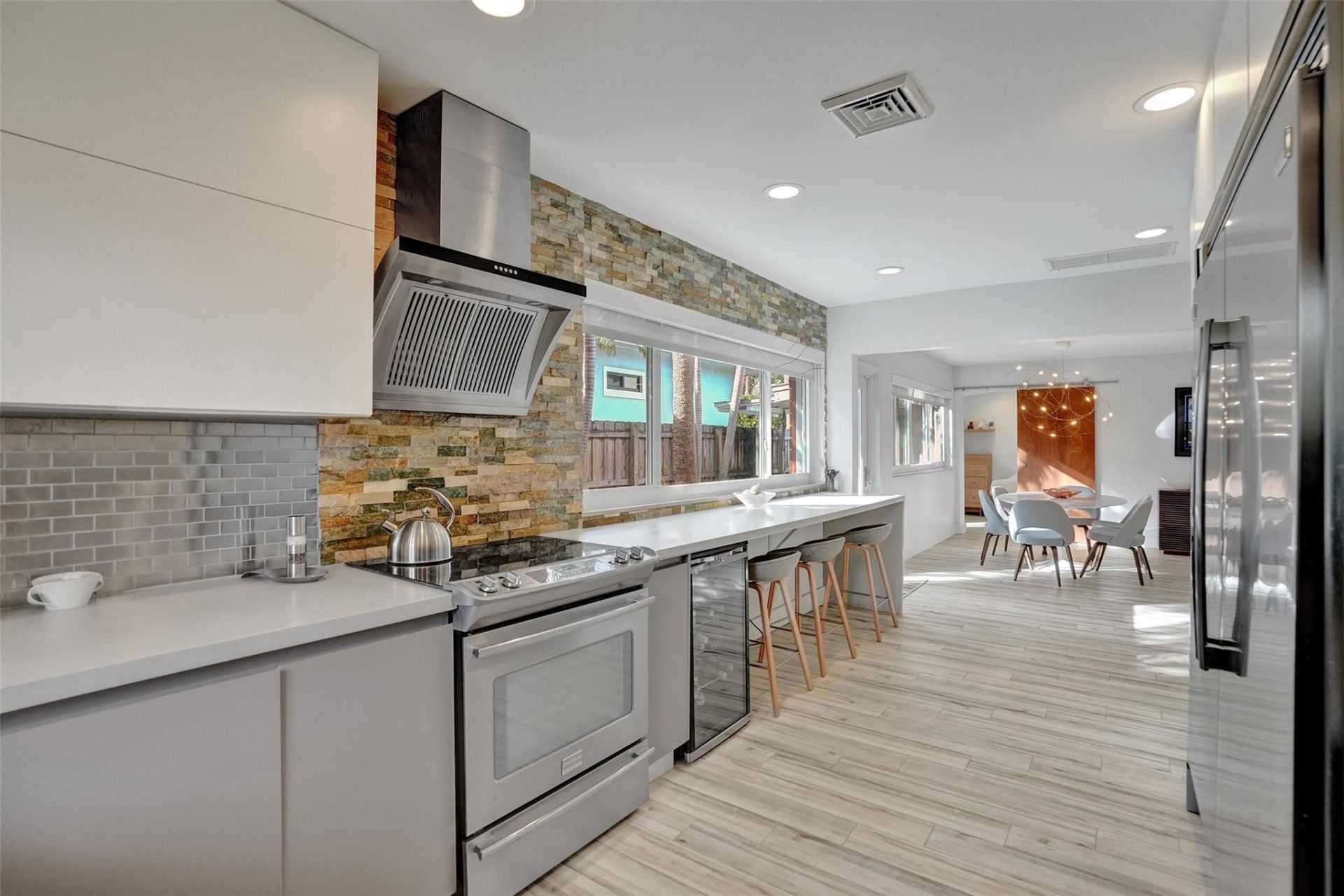 2111 N Ocean Boulevard, Pompano Beach, FL 33062 Photo