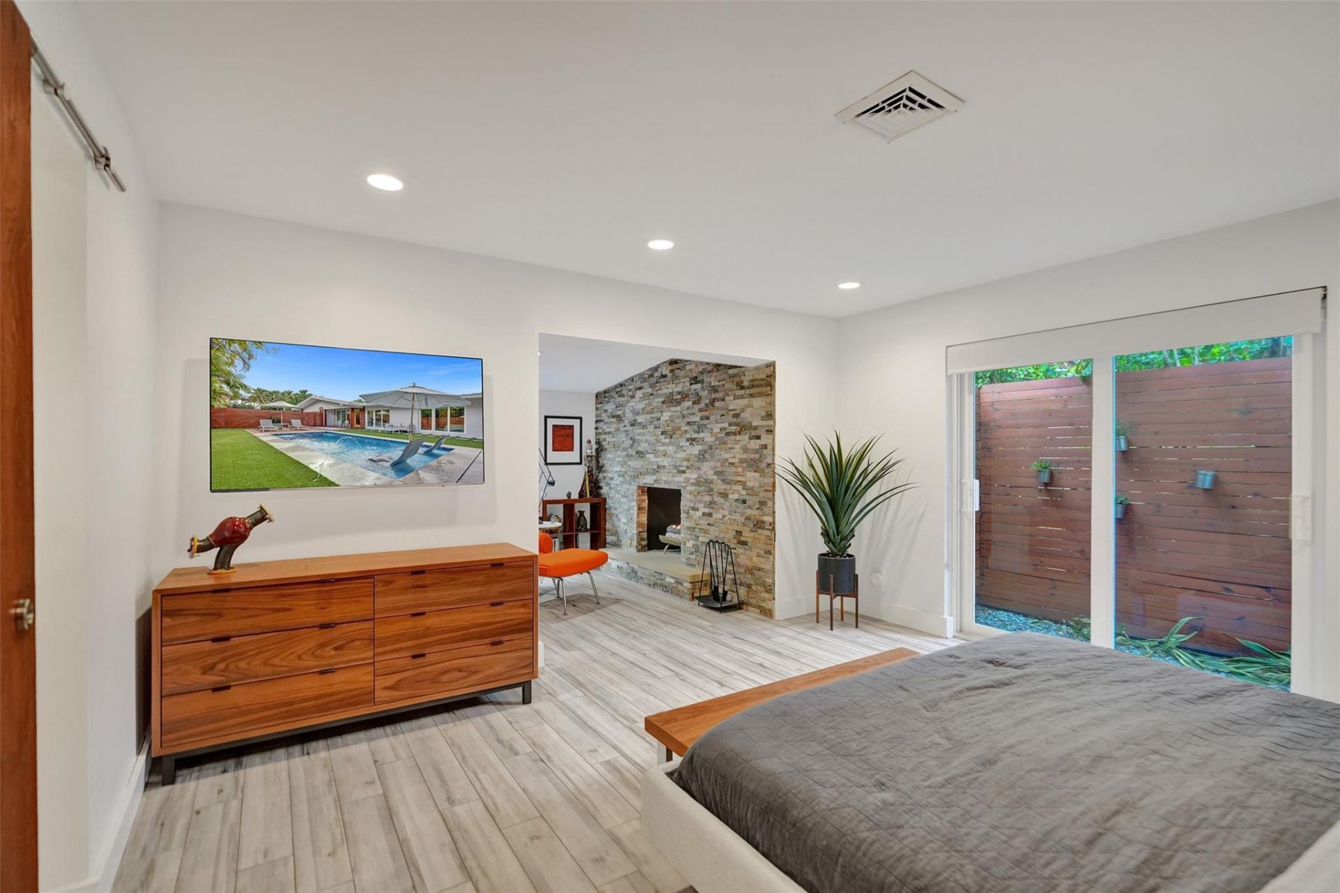 2111 N Ocean Boulevard, Pompano Beach, FL 33062 Photo