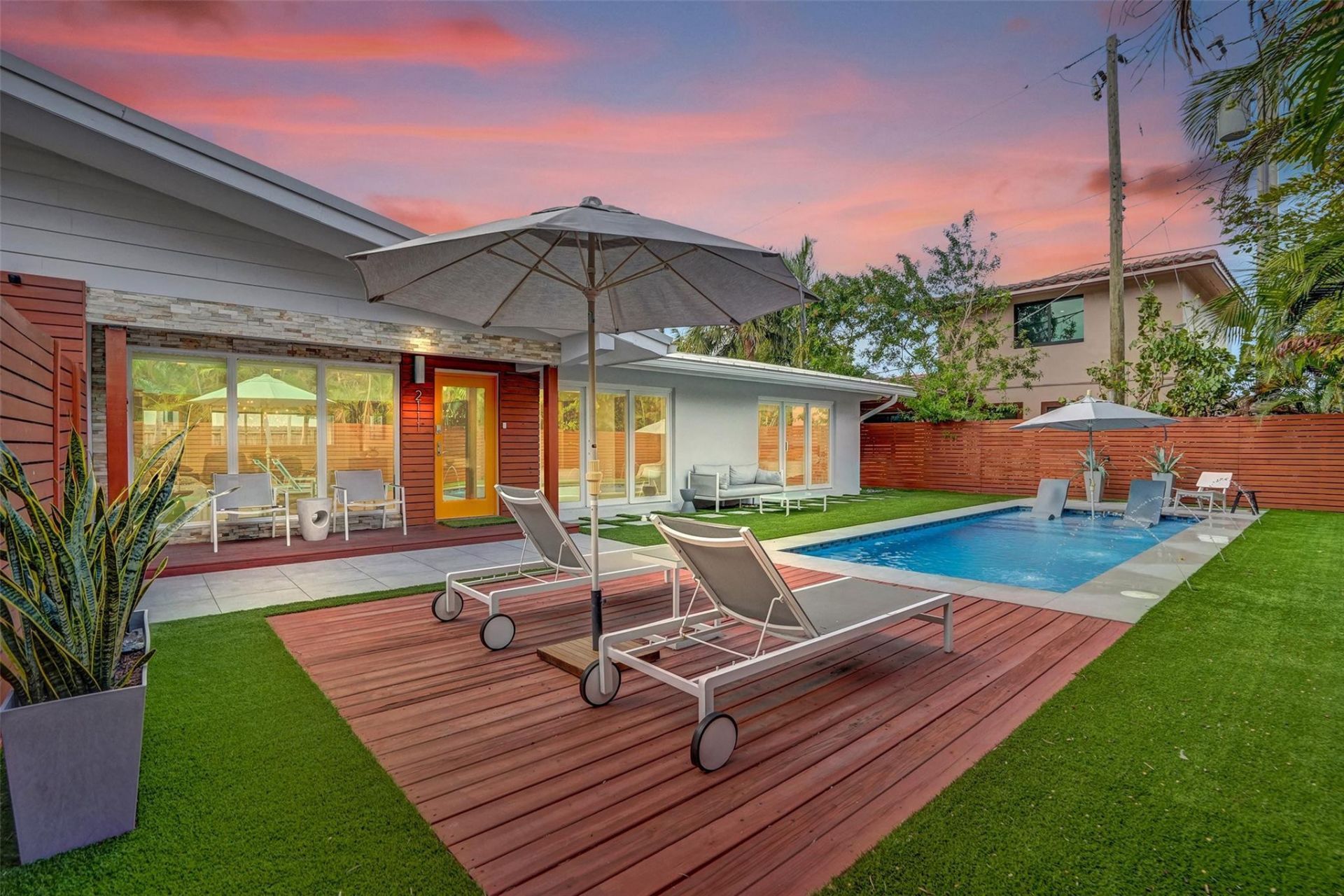 2111 N Ocean Boulevard, Pompano Beach, FL 33062 Photo