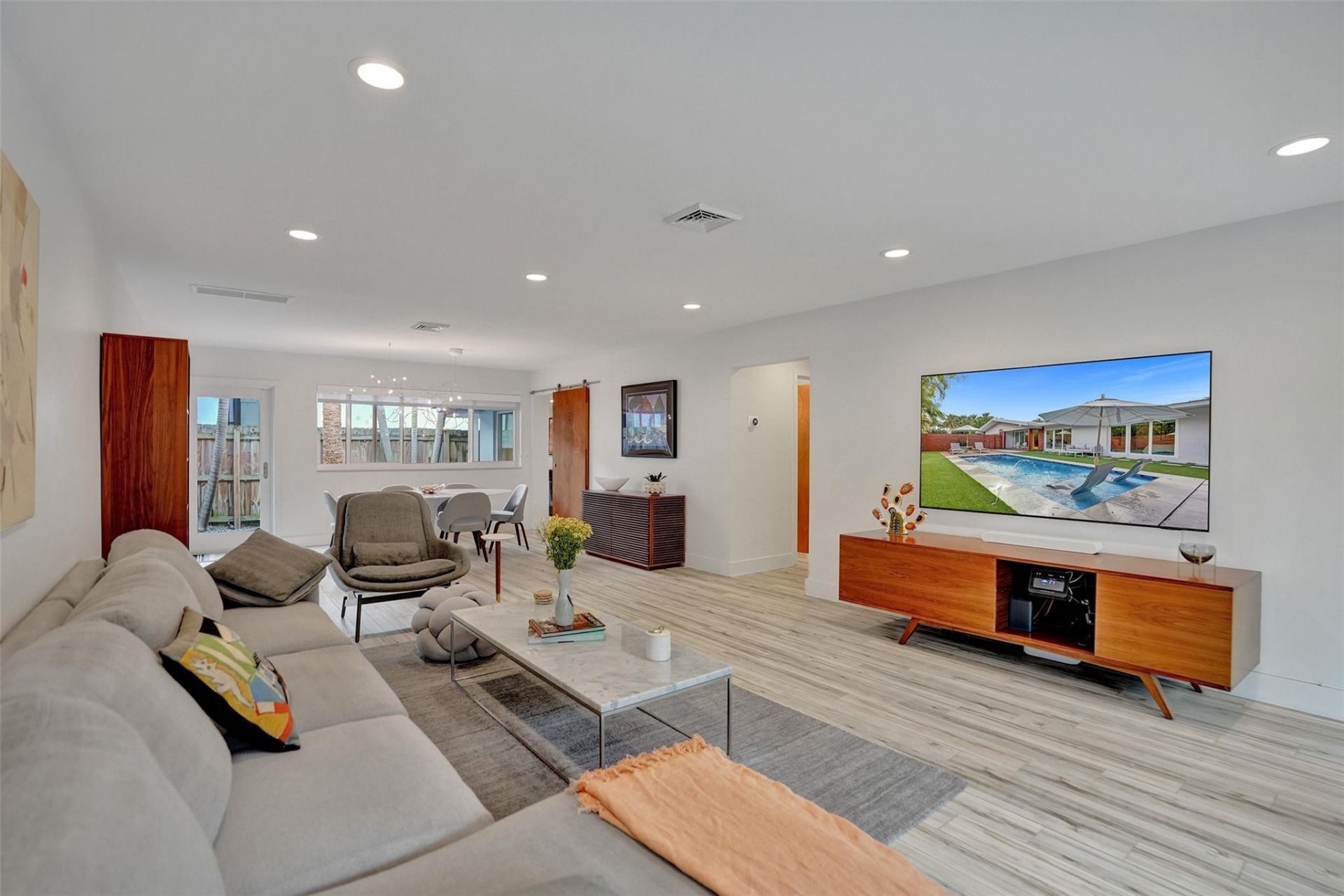 2111 N Ocean Boulevard, Pompano Beach, FL 33062 Photo