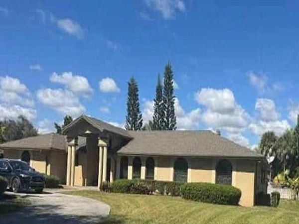 8241 SW 183rd St, Palmetto Bay, FL 33157
