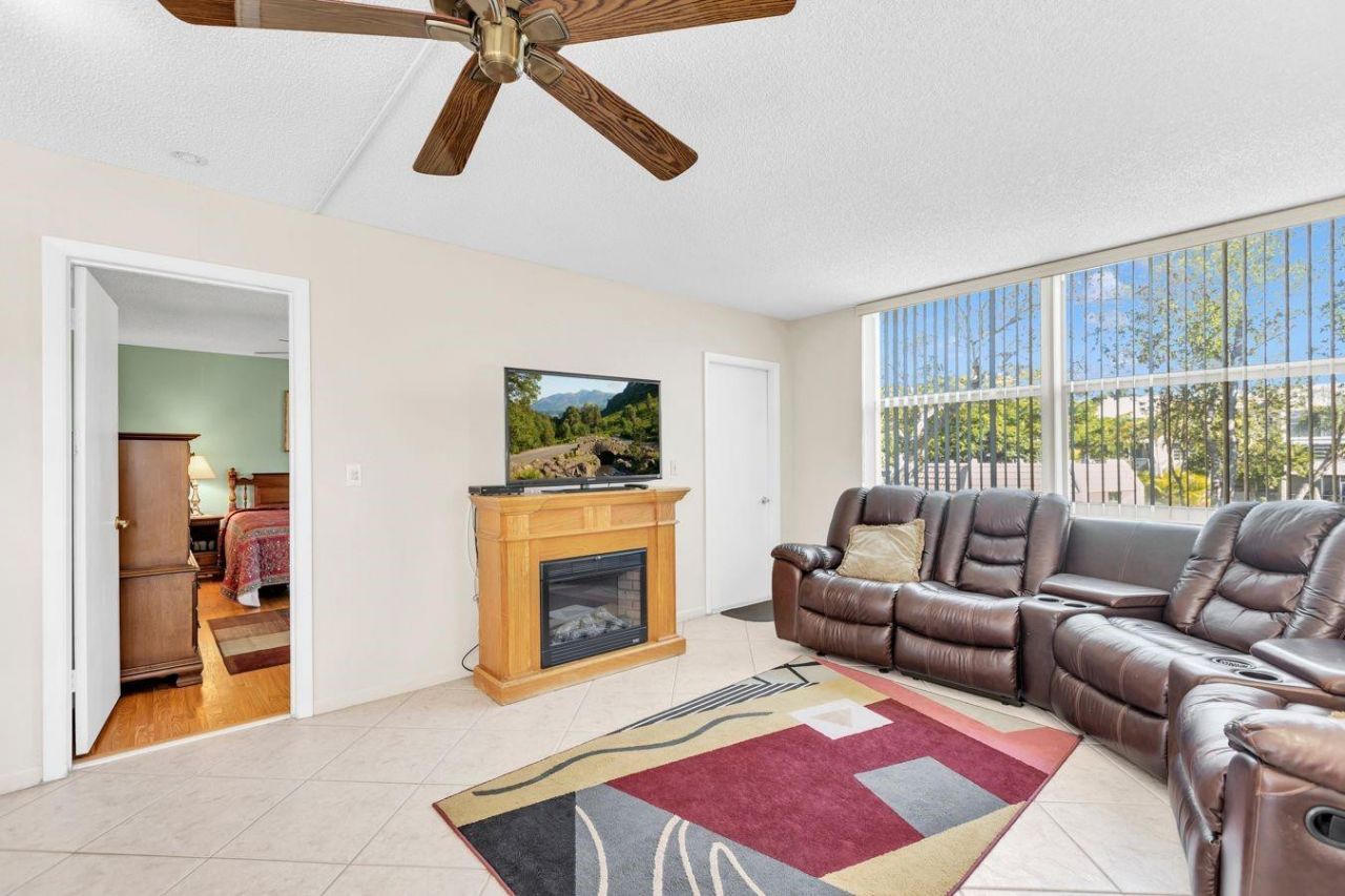 6850 Royal Palm Boulevard, Unit G 212, Margate, FL 33063 Photo