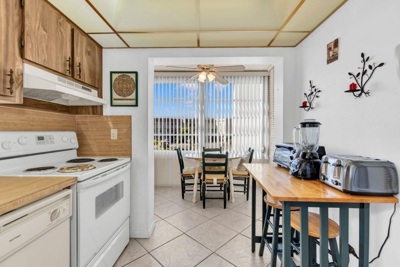 6850 Royal Palm Boulevard, Unit G 212, Margate, FL 33063 Photo