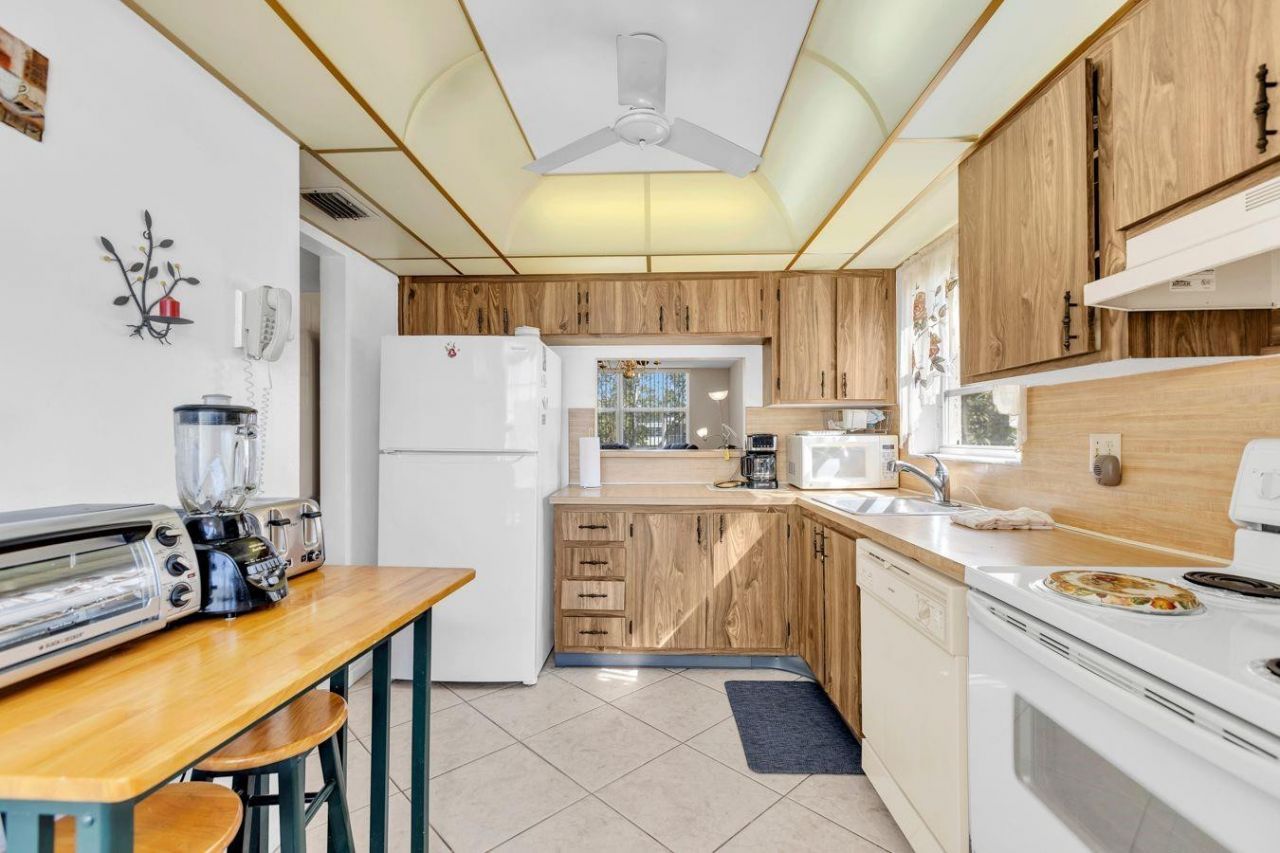 6850 Royal Palm Boulevard, Unit G 212, Margate, FL 33063 Photo