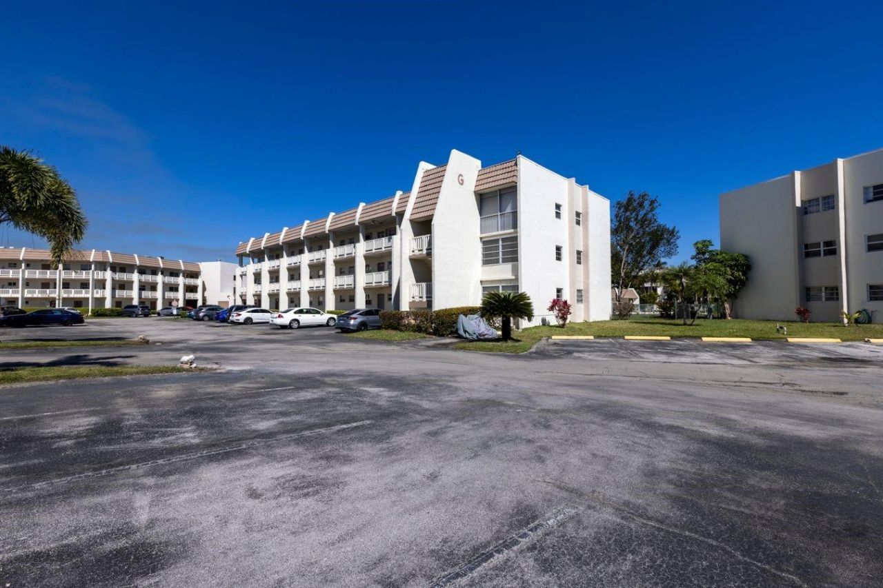 6850 Royal Palm Boulevard, Unit G 212, Margate, FL 33063 Photo