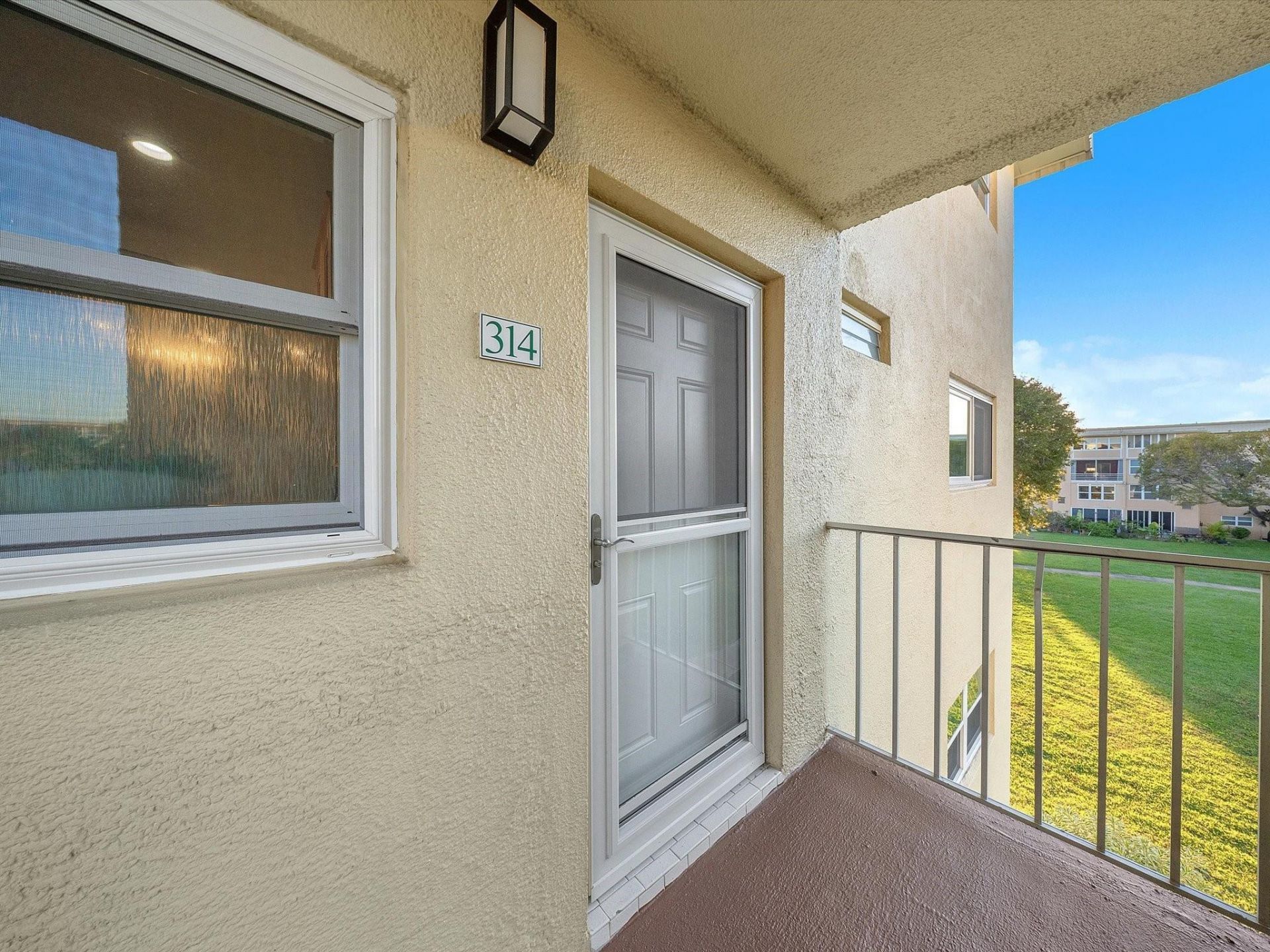 2515 NE 1st Ct, Unit 314, Boynton Beach, FL 33435 Photo